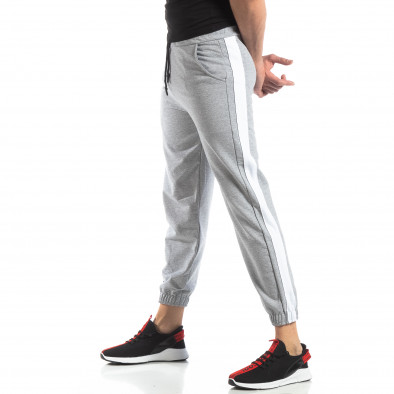 Pantaloni de trening pentru bărbați în gri cu bandă it210319-53 2