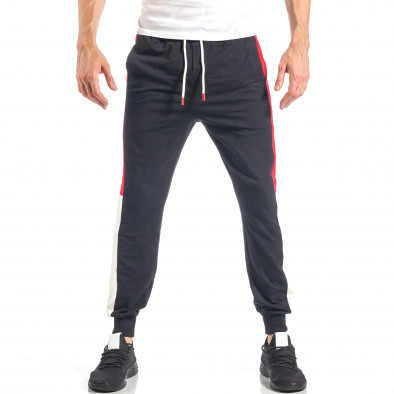 Pantaloni sport de bărbați negri cu banda în alb-roșu it040518-31 2