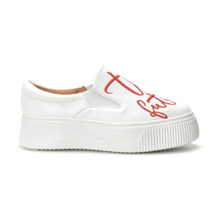 Teniși slip-on de dama albi cu inscripție roșie - FASHIONMIX.RO Teniși slip-on de dama albi cu inscripție roșie