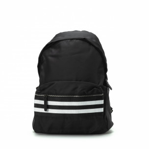 Rucsac negru cu banda în două culori pe buzunar - FASHIONMIX.RO Rucsac negru cu banda în două culori pe buzunar