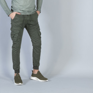 Pantaloni cargo Jogger în verde militar pentru bărbați - FASHIONMIX.RO Pantaloni cargo Jogger în verde militar pentru bărbați