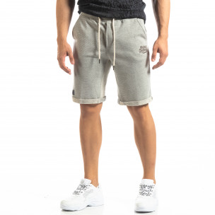 Pantaloni sport scurți gri cu dungi de bărbați - FASHIONMIX.RO Pantaloni sport scurți gri cu dungi de bărbați