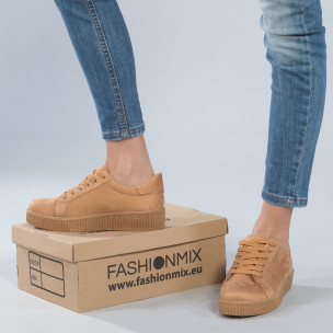 Teniși de dama din velur de culoare camel - FASHIONMIX.RO Teniși de dama din velur de culoare camel
