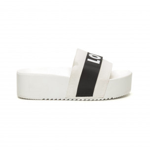 Papuci de dama albi LOVE cu platformă - FASHIONMIX.RO Papuci de dama albi LOVE cu platformă