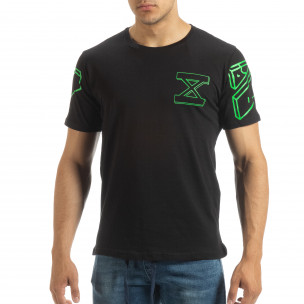 Tricou negru de bărbați cu imprimeu verde pe spate - FASHIONMIX.RO Tricou negru de bărbați cu imprimeu verde pe spate
