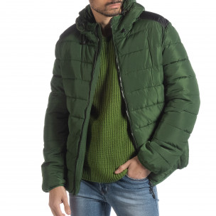 Geacă pentru bărbați verde cu puf și părți negre - FASHIONMIX.RO Geacă pentru bărbați verde cu puf și părți negre