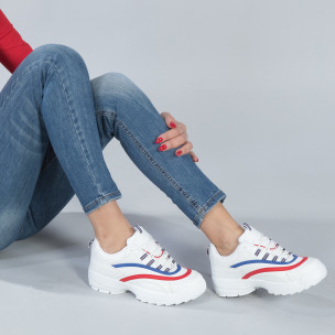 Pantofi sport albi de dama cu decor albastru și roșu - FASHIONMIX.RO Pantofi sport albi de dama cu decor albastru și roșu