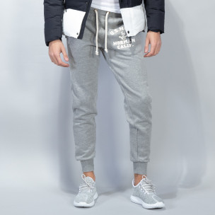 Pantaloni sport matlasați gri U.S.Navy pentru bărbați - FASHIONMIX.RO Pantaloni sport matlasați gri U.S.Navy pentru bărbați