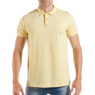 Tricou cu guler galben basic pentru bărbați - FASHIONMIX.RO Tricou cu guler galben basic pentru bărbați