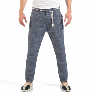 Pantaloni de bărbați albaștri cu șiret la talie - FASHIONMIX.RO Pantaloni de bărbați albaștri cu șiret la talie