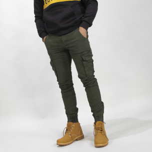 Pantaloni cargo Jogger de bărbați în culoarea Olive - FASHIONMIX.RO Pantaloni cargo Jogger de bărbați în culoarea Olive