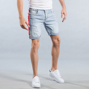 Blugi scurți de bărbați albastru deschis cu benzi - FASHIONMIX.RO Blugi scurți de bărbați albastru deschis cu benzi
