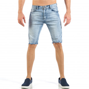 Blugi scurți de bărbați cu benzi albe și efect decolorat - FASHIONMIX.RO Blugi scurți de bărbați cu benzi albe și efect decolorat