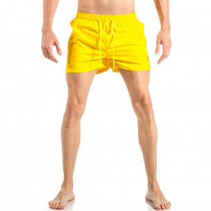 Costum de baie pentru bărbați galben cu banda în trei culori - FASHIONMIX.RO Costum de baie pentru bărbați galben cu banda în trei culori