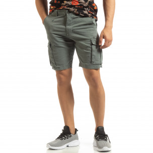 Pantaloni cargo scurți de bărbați în gri cu detaliu - FASHIONMIX.RO Pantaloni cargo scurți de bărbați în gri cu detaliu