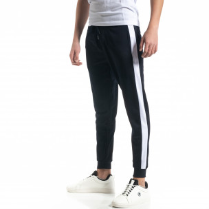 Pantaloni de trening albaștri cu bandă de bărbați - FASHIONMIX.RO Pantaloni de trening albaștri cu bandă de bărbați