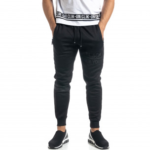 Pantaloni de trening negri de bărbați Black New York - FASHIONMIX.RO Pantaloni de trening negri de bărbați Black New York