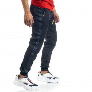 Jogger de bărbați albastru cu imprimeu bandă Black Sport - FASHIONMIX.RO Jogger de bărbați albastru cu imprimeu bandă Black Sport