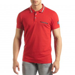 Polo de bărbați roșu cu imprimeu pe guler - FASHIONMIX.RO Polo de bărbați roșu cu imprimeu pe guler