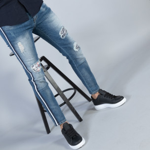 Blugi de bărbați cu benzi și patch-uri - FASHIONMIX.RO Blugi de bărbați cu benzi și patch-uri