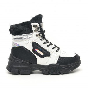Botine sport de dama negre și albe cu puf - FASHIONMIX.RO Botine sport de dama negre și albe cu puf