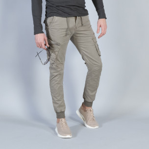 Pantaloni cargo Jogger în gri-bej pentru bărbați - FASHIONMIX.RO Pantaloni cargo Jogger în gri-bej pentru bărbați