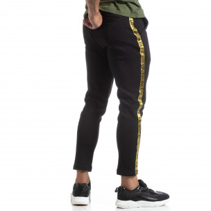 Pantaloni de trening drepți negri pentru bărbați - FASHIONMIX.RO Pantaloni de trening drepți negri pentru bărbați
