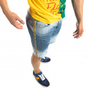 Bermude albaștri de bărbați cu rupturi și benzi - FASHIONMIX.RO Bermude albaștri de bărbați cu rupturi și benzi