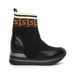 Botine de dama negre tip șosetă cu o platformă ascunsă - FASHIONMIX.RO Botine de dama negre tip șosetă cu o platformă ascunsă