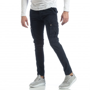 Pantaloni de bărbați albaștri cu buzunare cargo - FASHIONMIX.RO Pantaloni de bărbați albaștri cu buzunare cargo