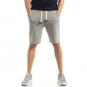 Pantaloni sport scurți gri cu dungi de bărbați - FASHIONMIX.RO Pantaloni sport scurți gri cu dungi de bărbați