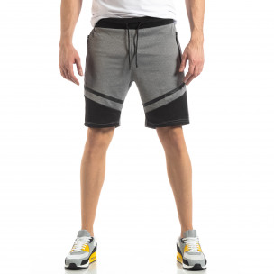 Pantaloni sport scurți gri cu accent negru pentru bărbați - FASHIONMIX.RO Pantaloni sport scurți gri cu accent negru pentru bărbați