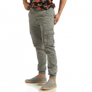 Pantaloni gri cargo jogger pentru bărbați - FASHIONMIX.RO Pantaloni gri cargo jogger pentru bărbați