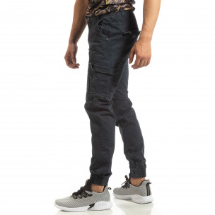 Pantaloni albaștri cargo jogger pentru bărbați - FASHIONMIX.RO Pantaloni albaștri cargo jogger pentru bărbați
