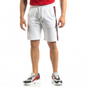 Pantaloni sport scurți albi de bărbați cu benzi și stele - FASHIONMIX.RO Pantaloni sport scurți albi de bărbați cu benzi și stele