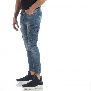 Blugi cargo de bărbați albaștri cu efect șifonat - FASHIONMIX.RO Blugi cargo de bărbați albaștri cu efect șifonat