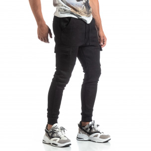 Jogger flaușat din tricot negru cu efect jacard - FASHIONMIX.RO Jogger flaușat din tricot negru cu efect jacard