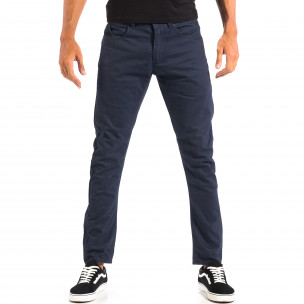Pantaloni subțiri în albastru pentru bărbați CROPP - FASHIONMIX.RO Pantaloni subțiri în albastru pentru bărbați CROPP
