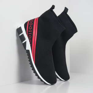 Adidași de bărbați tip șosetă cu benzi roșii - FASHIONMIX.RO Adidași de bărbați tip șosetă cu benzi roșii